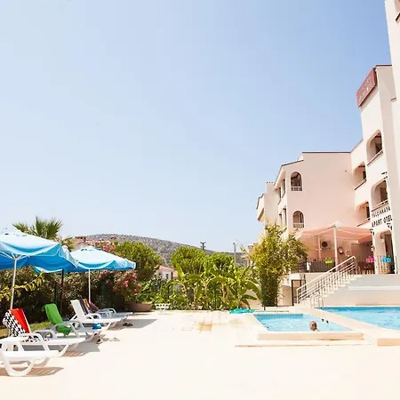 Yalcinkaya Apart Çeşme
